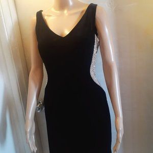 NWOT GORGEOUS XSCAPE BLACK SHORT VELVET BODICON WITH EMBELLISHED SIDES US SIZE 8